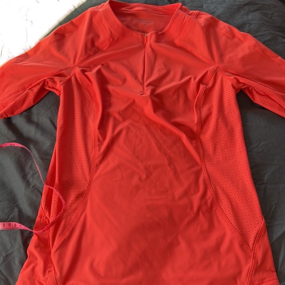 Athleta Pacifica Tee Racing Red Size Medium - Picture 4 of 9